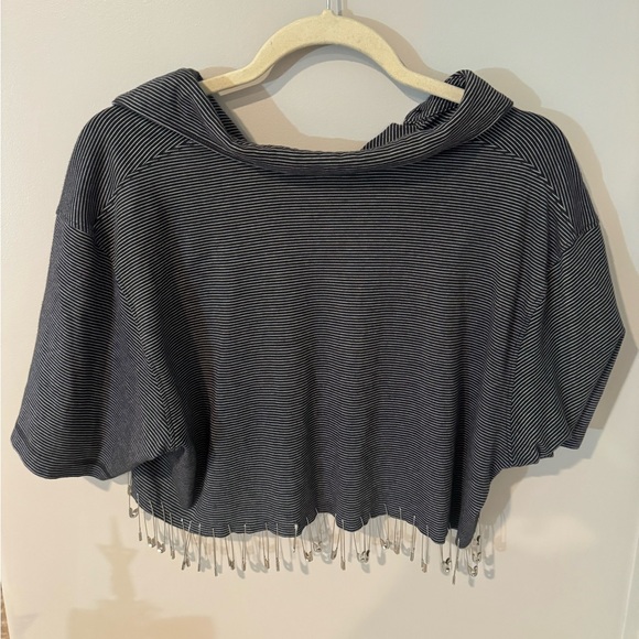 Michael Kors Oversized Polo With Safety Pin Detail and Crop fits like a S/M - Picture 2 of 3